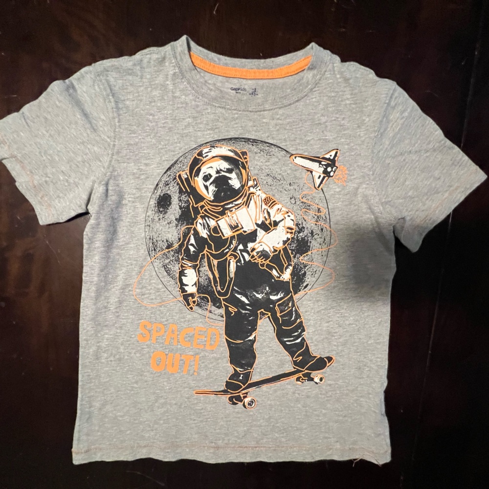 GAP boys short sleeve T-shirt